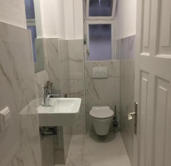 Трехместный Номер Стандарт Совместная Ванная, Gästezimmer Hozici