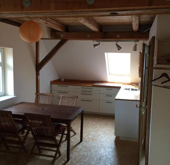 Семейный Номер Вид на Сад, Gutshof Leipzig  Podelwitz Pension
