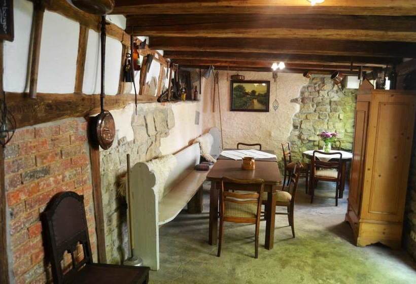 Дом 1 Спальня, & Café Mohrenbrunnen