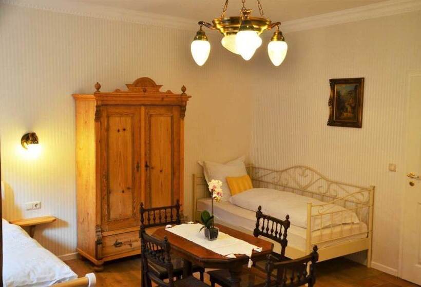 Номер Комфорт, & Café Mohrenbrunnen