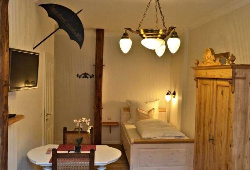 Family Suite, & Café Mohrenbrunnen
