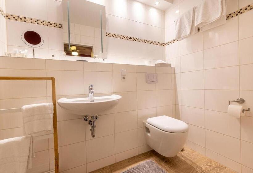 Номер Комфорт, Zur Lindenau