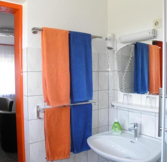 Apartamento 1 Dormitório com Sacada, Pension Zum Köhler