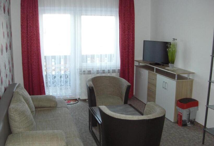 Apartamento 1 Dormitório com Sacada, Pension Zum Köhler