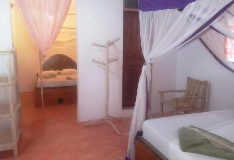غرفة عائلية, New Iddi Villa