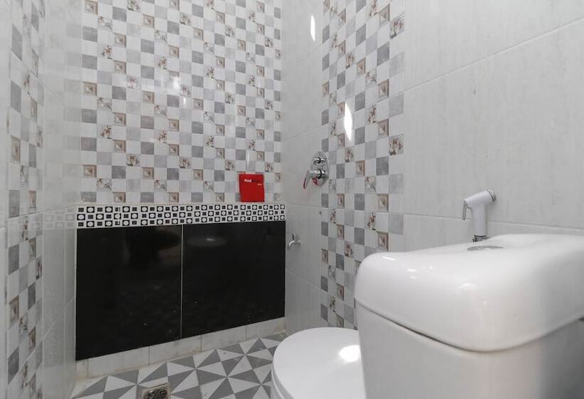 Номер Стандарт, Reddoorz Plus Near Rs Royal Prima