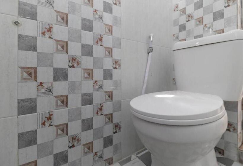 Номер Стандарт, Reddoorz Plus Near Rs Royal Prima