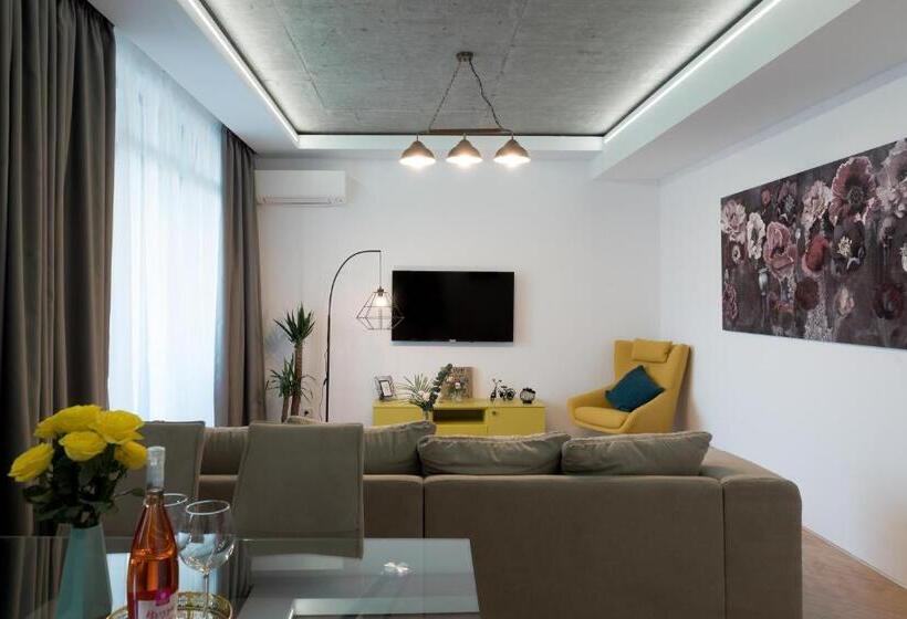 Apartamento Superior 2 Dormitorios con Vistas, Novum Apart