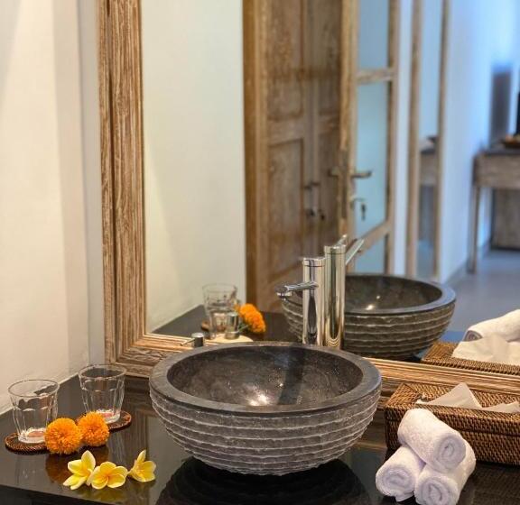 스위트, Alamdhari Resort And Spa