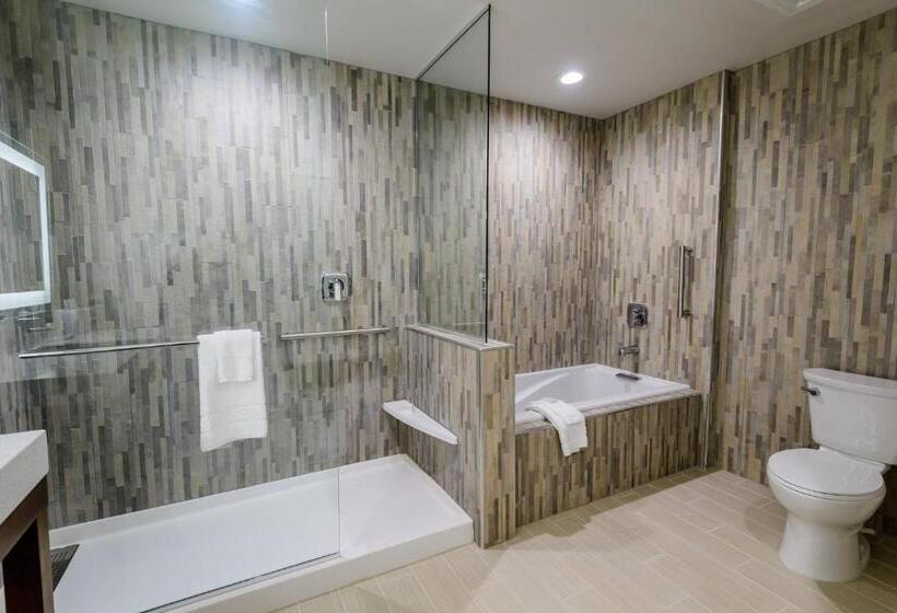 חדר סטנדרט עם מיטת קינג, Courtyard By Marriott Lake Jackson