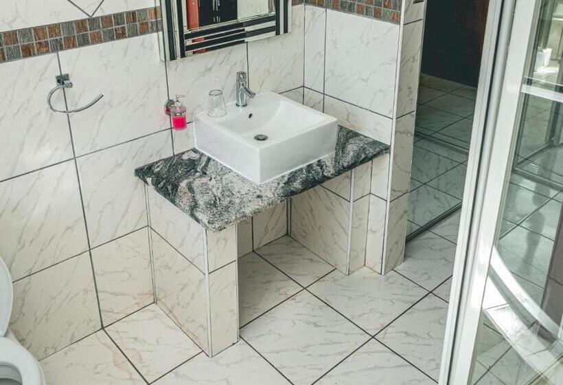 Номер Стандарт, Khutso Boutique