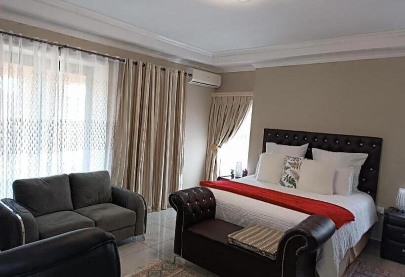 Президентский Люкс, Khutso Boutique