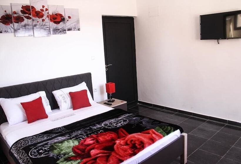 Quarto Estandar, Ayt Karoum