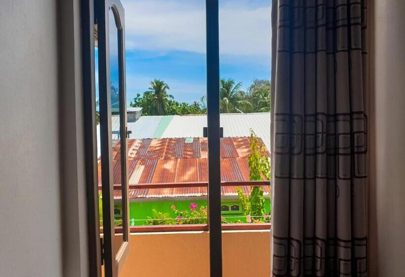اتاق استاندارد, Nemo Inn