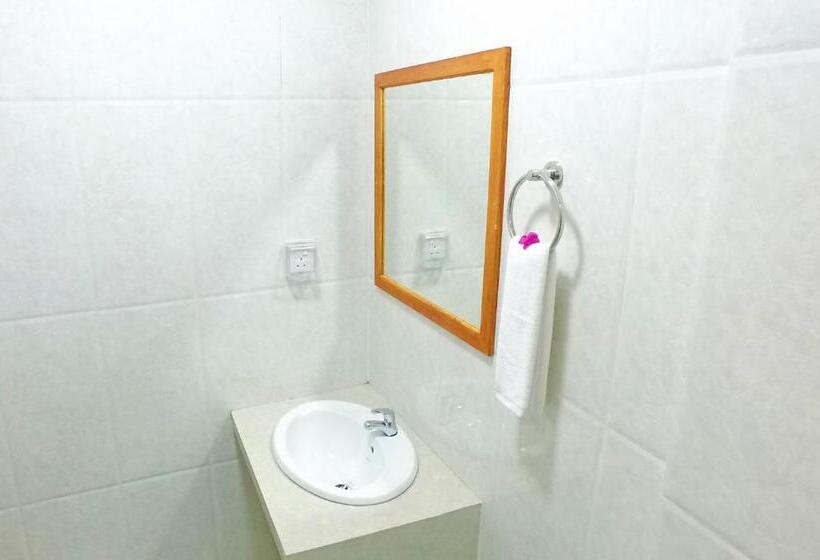 اتاق لوکس با چشم‌انداز دریا, Nemo Inn