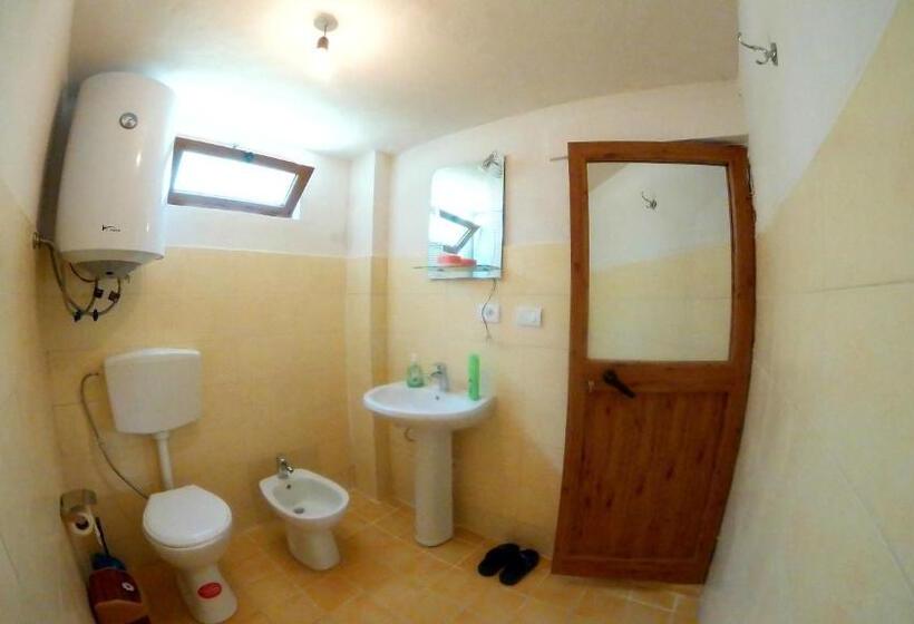 4인용 스탠다드 룸, Guesthouse Gjin Thana