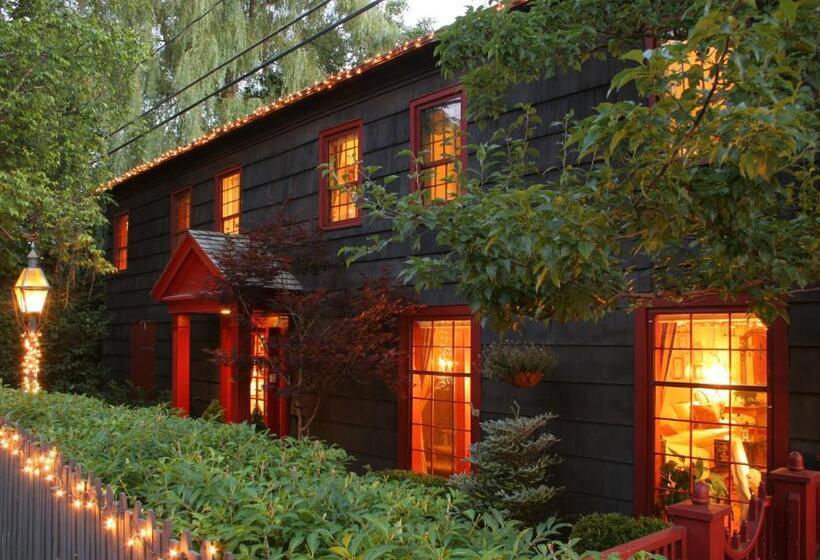 标准间内部标间, 1795 Acorn Inn Bed And Breakfast