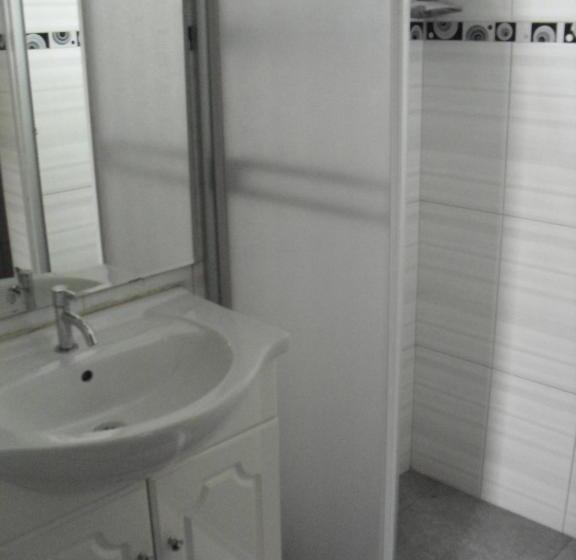 سرير فى غرفة مشتركه, Kelebek Hostel