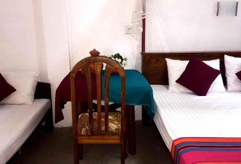 Номер Стандарт с Балконом, Double G Motel