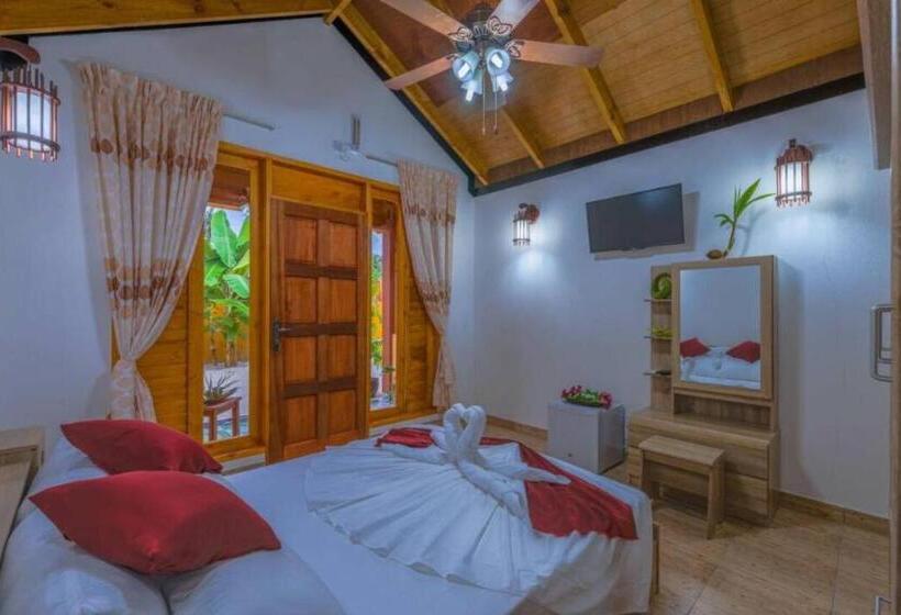 اتاق لوکس با بالکن, Sabba Summer Suite , Fodhdhoo