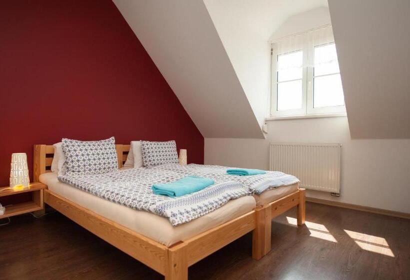 3 Bedroom Suite, Ubytování Merlot