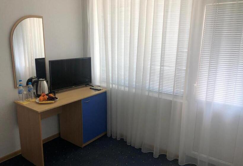 Номер Стандарт с Балконом, Guest House Rai