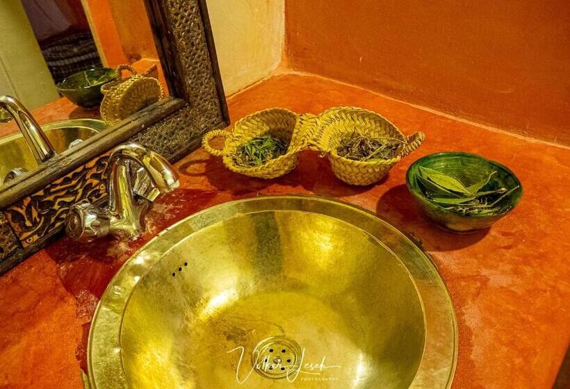 Номер Стандарт, Riad Tabhirte