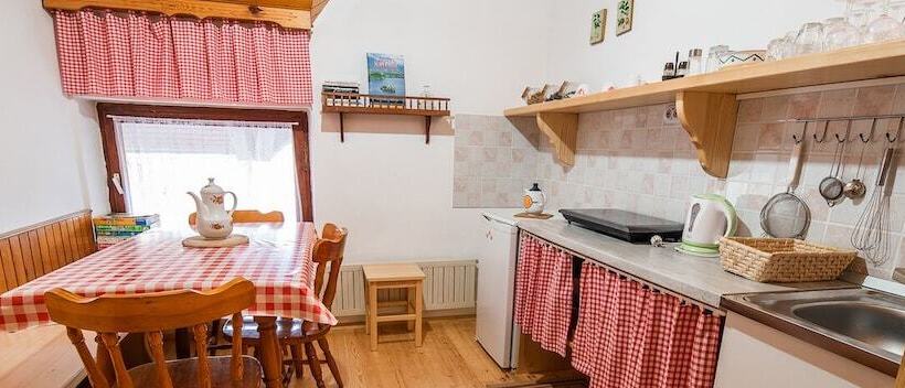 اتاق استاندارد یک نفره, Farm Stay žagar
