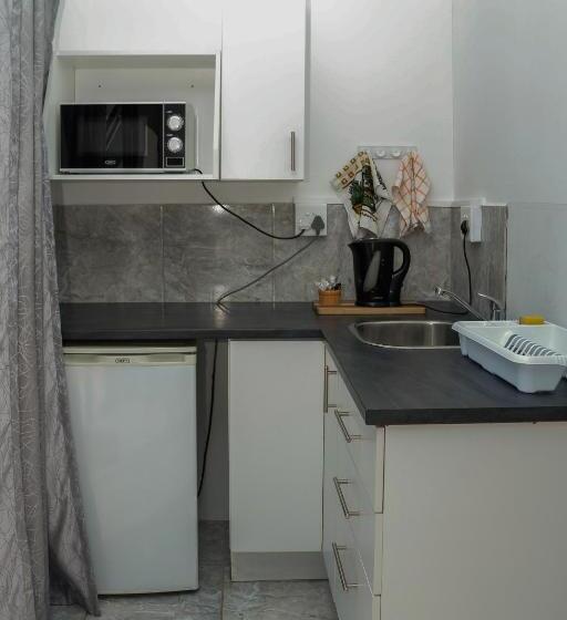 Номер Стандарт Вид на Сад, Tyday Accommodation