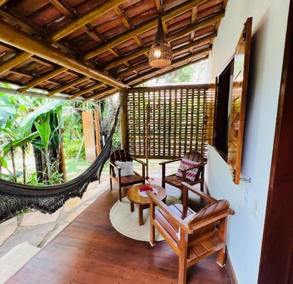Quarto Triplo Estandar Vista Piscina, Pousada Pandoro