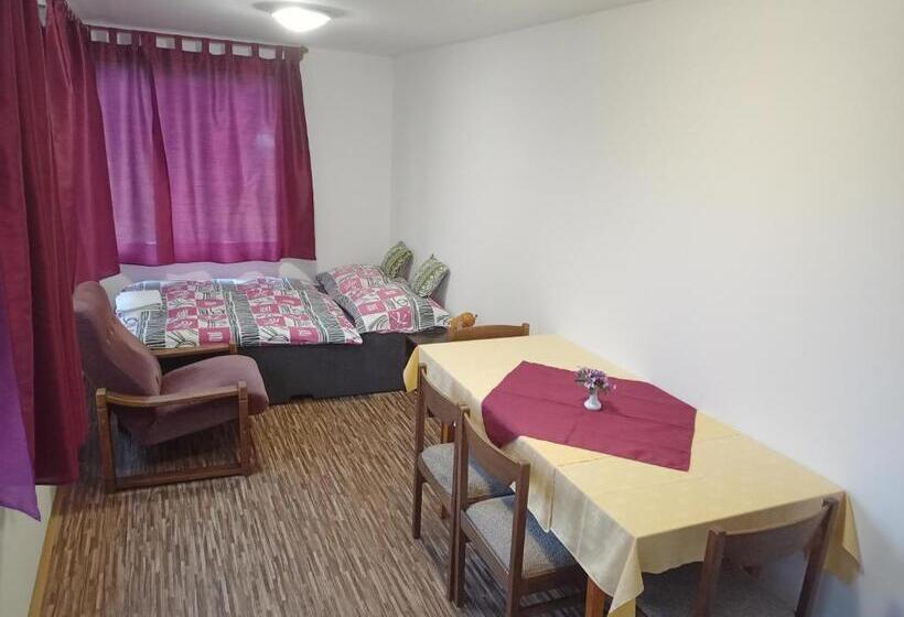 １ベッドルームハウス, Guest House Krahulec