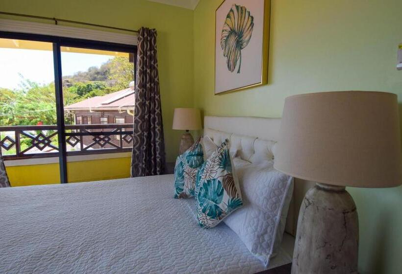 Deluxe Suite Sea View, Sea Piton View Apartment  Location, Convenience, Modern Living