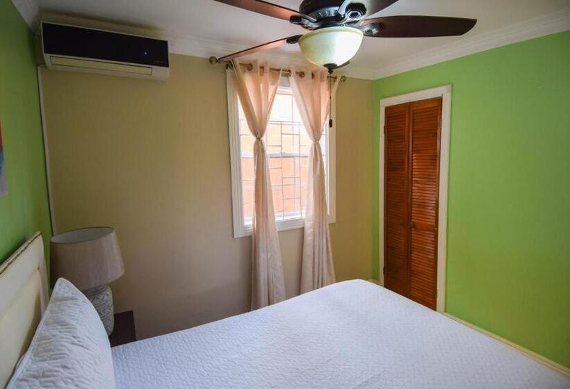 آپارتمان 1 خوابه با چشم‌انداز دریا, Sea Piton View Apartment  Location, Convenience, Modern Living