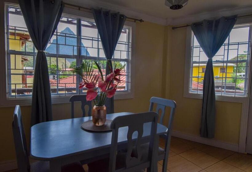 آپارتمان 2 خوابه, Sea Piton View Apartment  Location, Convenience, Modern Living