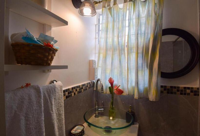 آپارتمان 1 خوابه, Sea Piton View Apartment  Location, Convenience, Modern Living