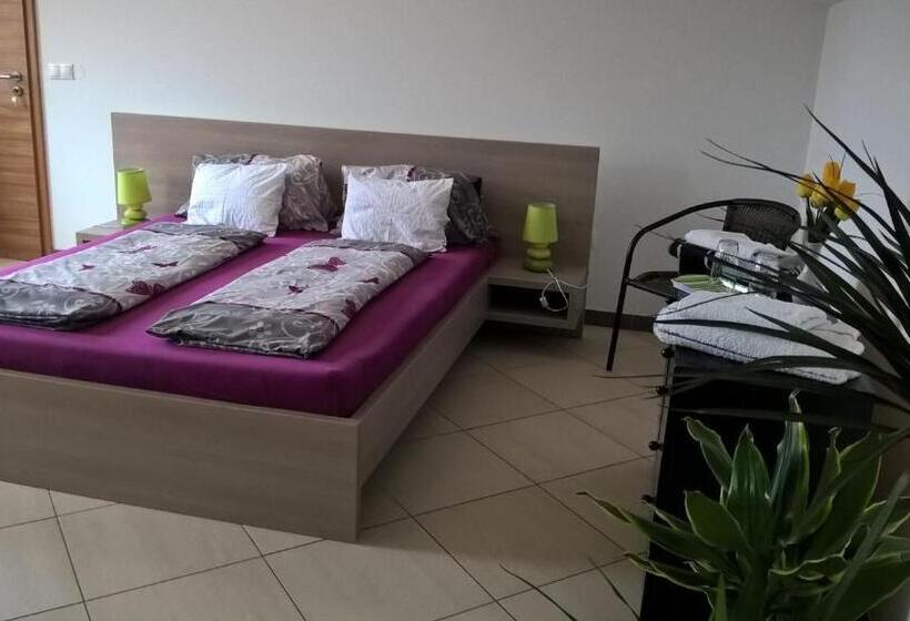 Quarto Deluxe Cama King, Kazinczy Apartment