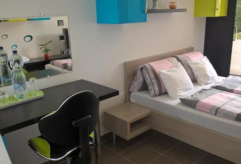 Quarto Estandar para Deficientes Físicos, Kazinczy Apartment
