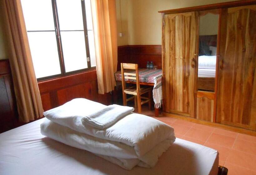 اتاق استاندارد با بالکن, Zuela Guesthouse