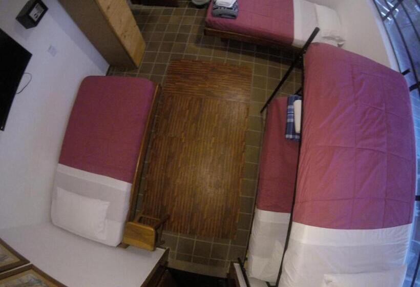 4인용 스탠다드 룸, Hostal De La 57