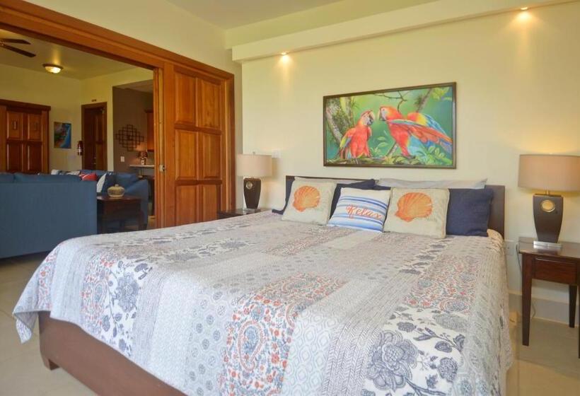 דירת חדר בקומת קרקע, The Villas At Cocoplum