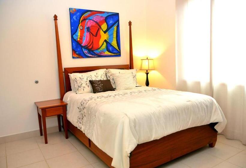 Апартаменты 3 Спальни, The Villas At Cocoplum