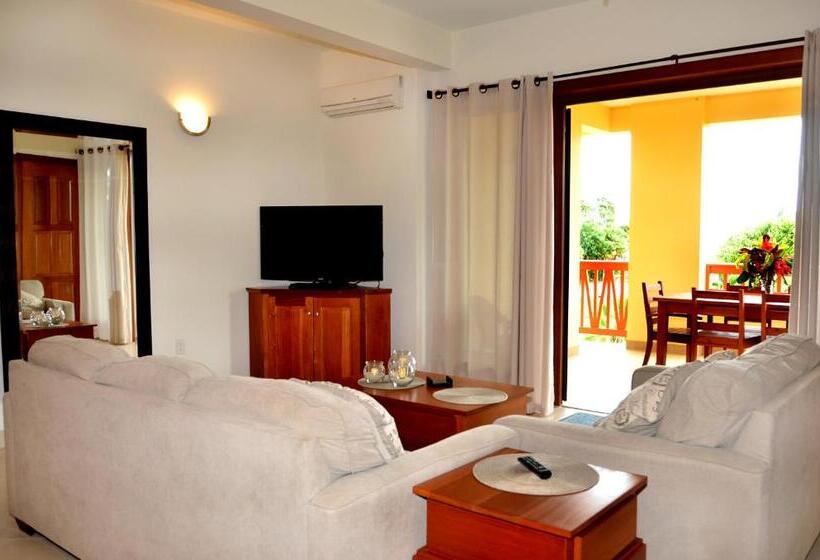Апартаменты 3 Спальни, The Villas At Cocoplum