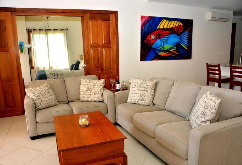 Апартаменты 3 Спальни, The Villas At Cocoplum