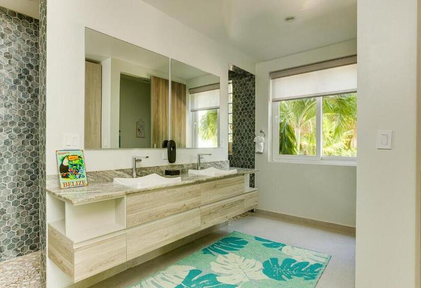 Апартаменты 3 Спальни Вид на Море, The Villas At Cocoplum