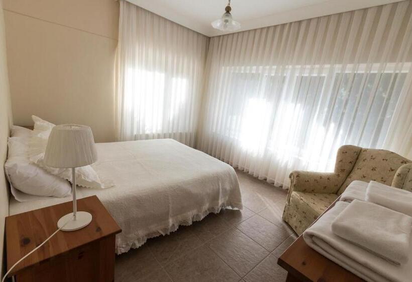 带1个卧室的带阳台的公寓, Büyükada Apart Hotel   Karadağ Apart