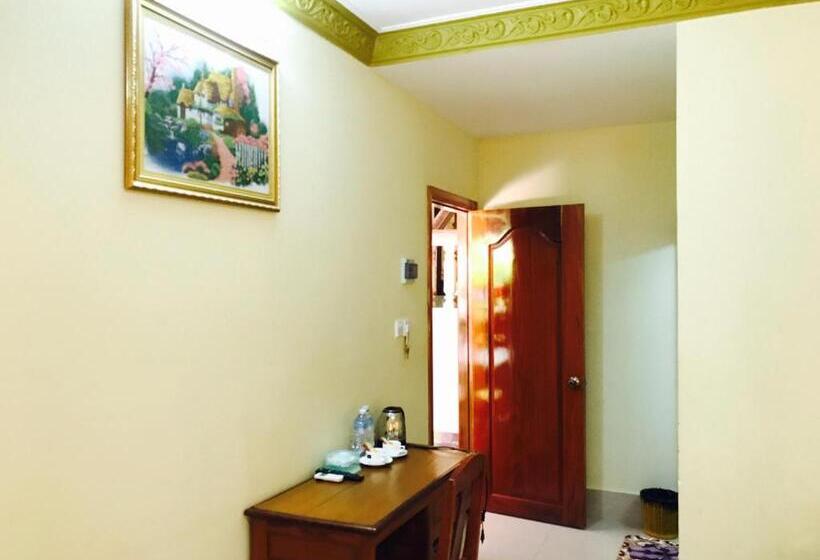 اتاق استاندارد سه نفره, Apsara Guest House Kampot City