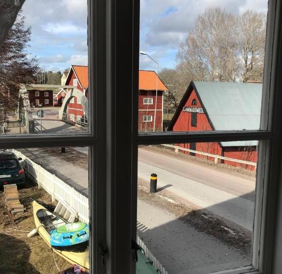 Номер Стандарт, Gula Huset