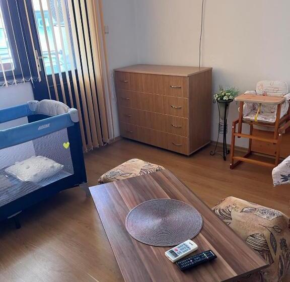 Апартаменты 2 Спальни с Террасой, Mavrova Guest House