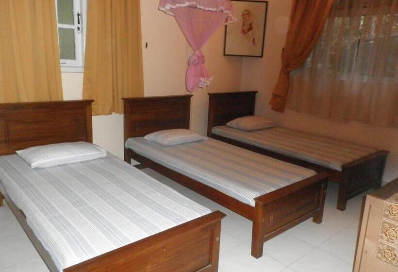 Трехместный Номер Базовый, Mccarthy Guesthouse