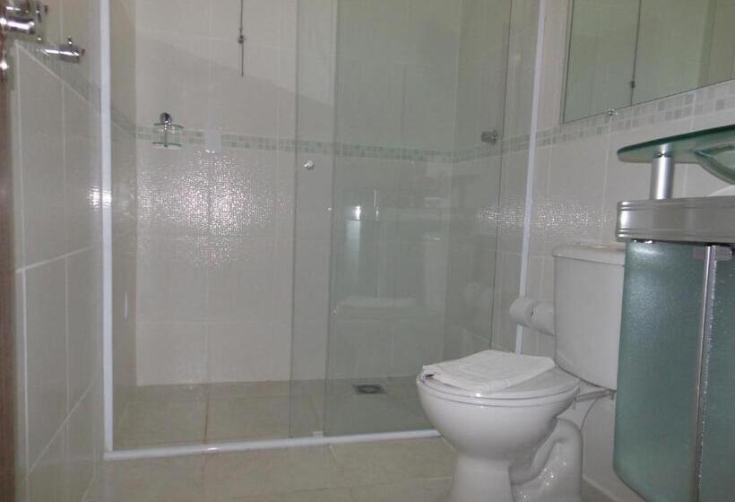 اتاق استاندارد سه نفره, Pousada Dubai
